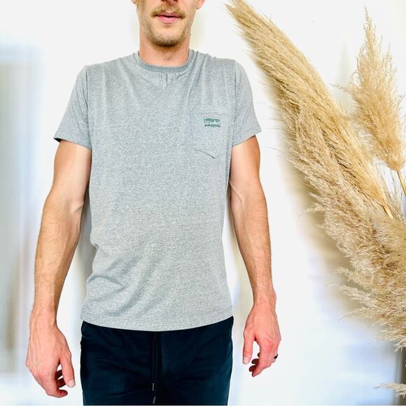 MENS PATAGONIA Grey Gray Pocket Crew Neck Short Sleeve Slim Fit Tee T Shirt L - Picture 10 of 10